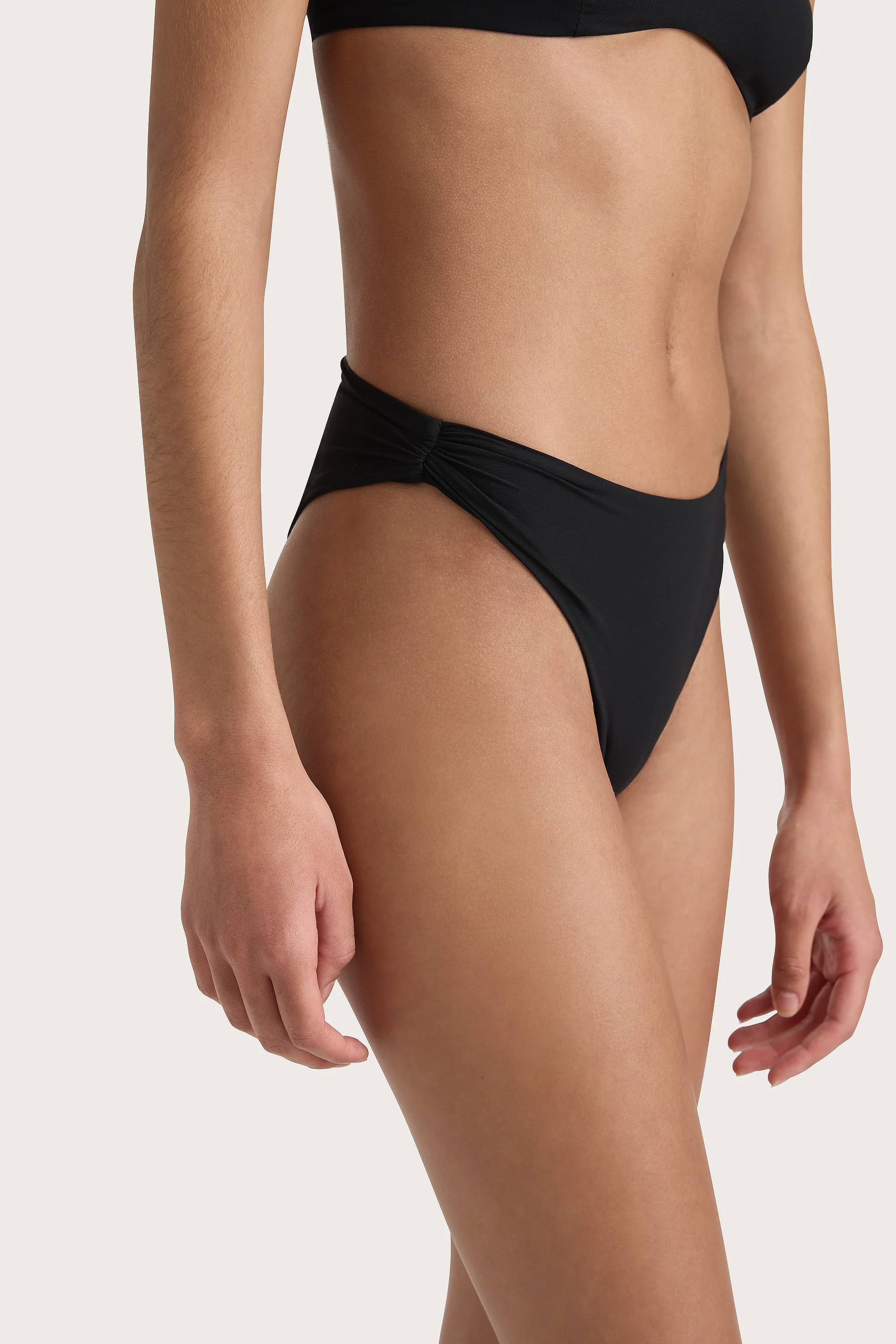 Henni Bikini Bottom Black - Final Sale