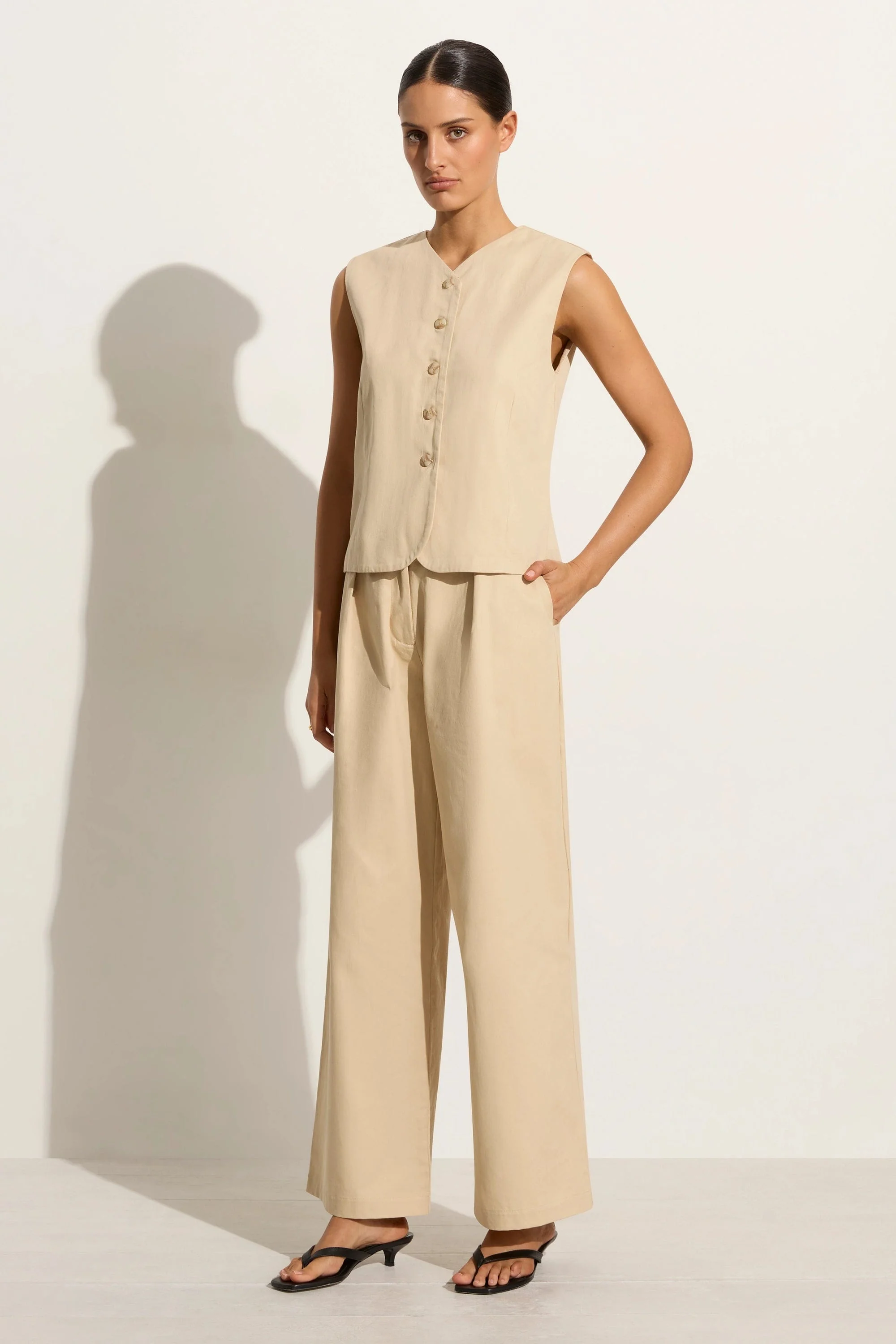 2316-udine-pant-bleached-sand-final-sale-1.webp