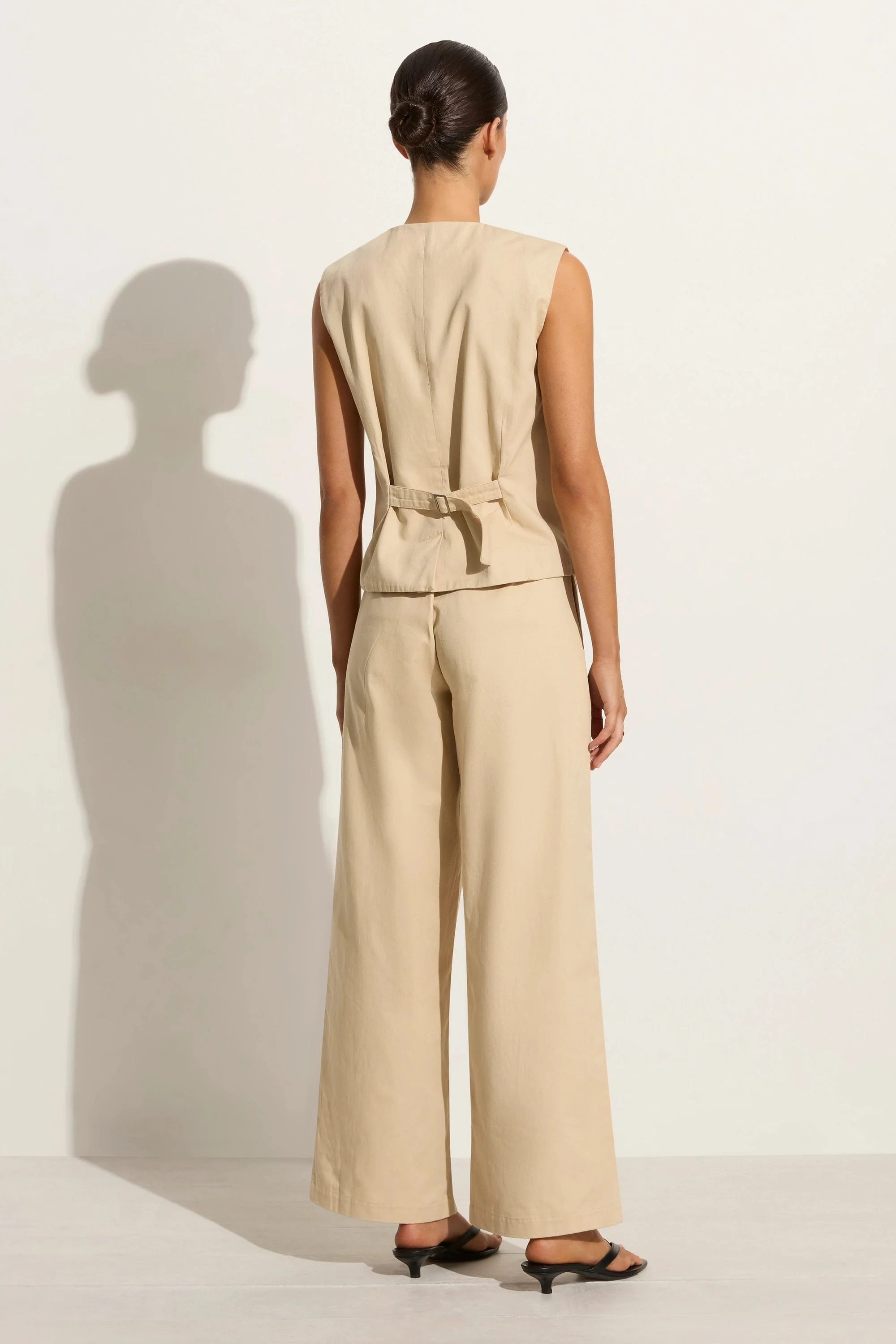2316-udine-pant-bleached-sand-final-sale-1.webp