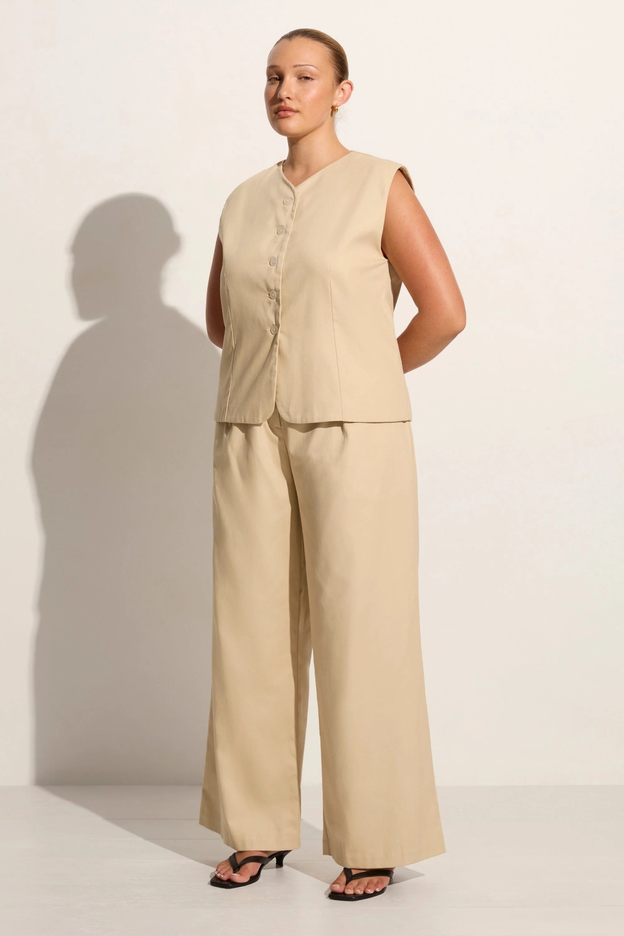 2316-udine-pant-bleached-sand-final-sale-1.webp