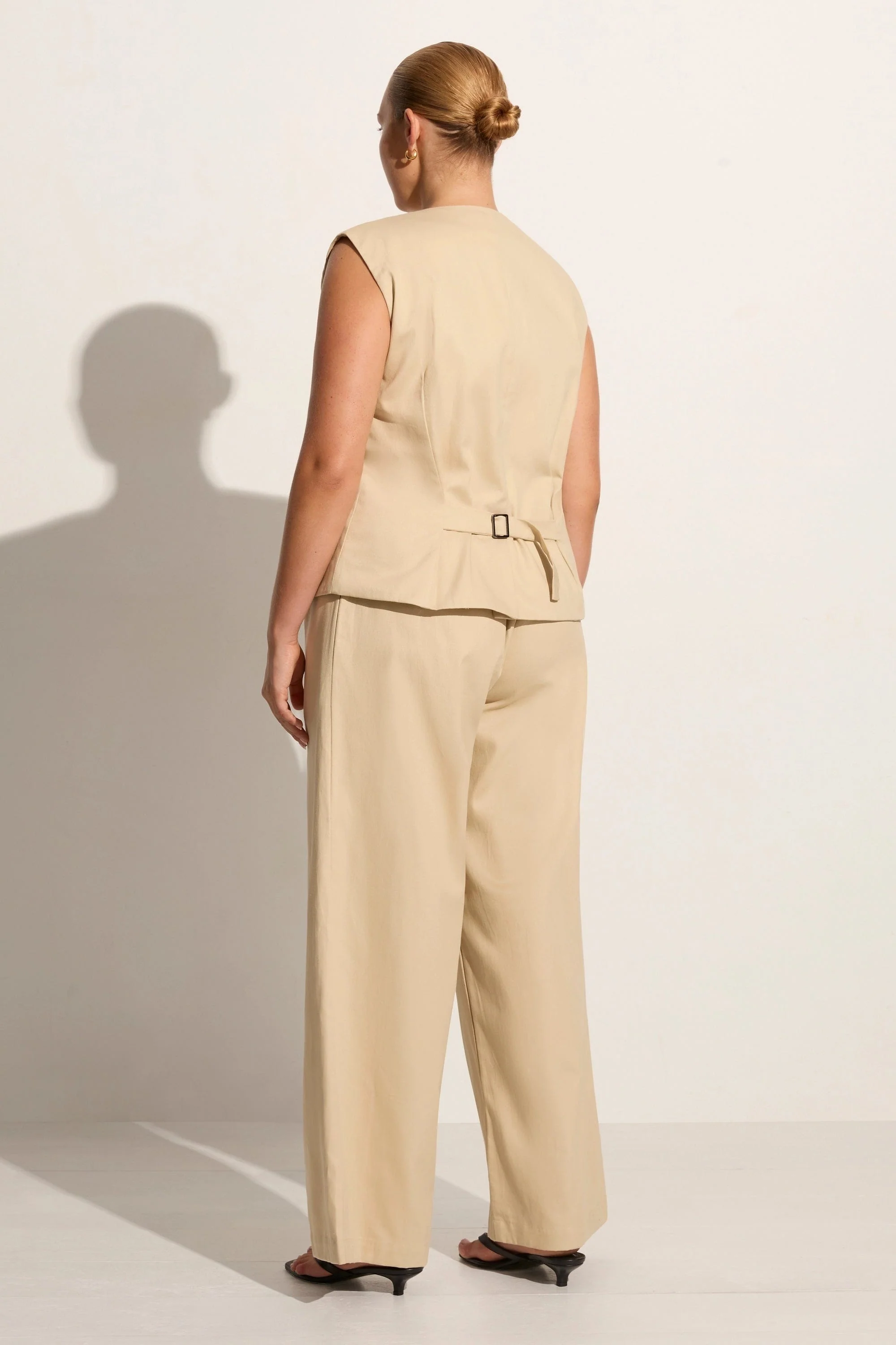 2316-udine-pant-bleached-sand-final-sale-1.webp