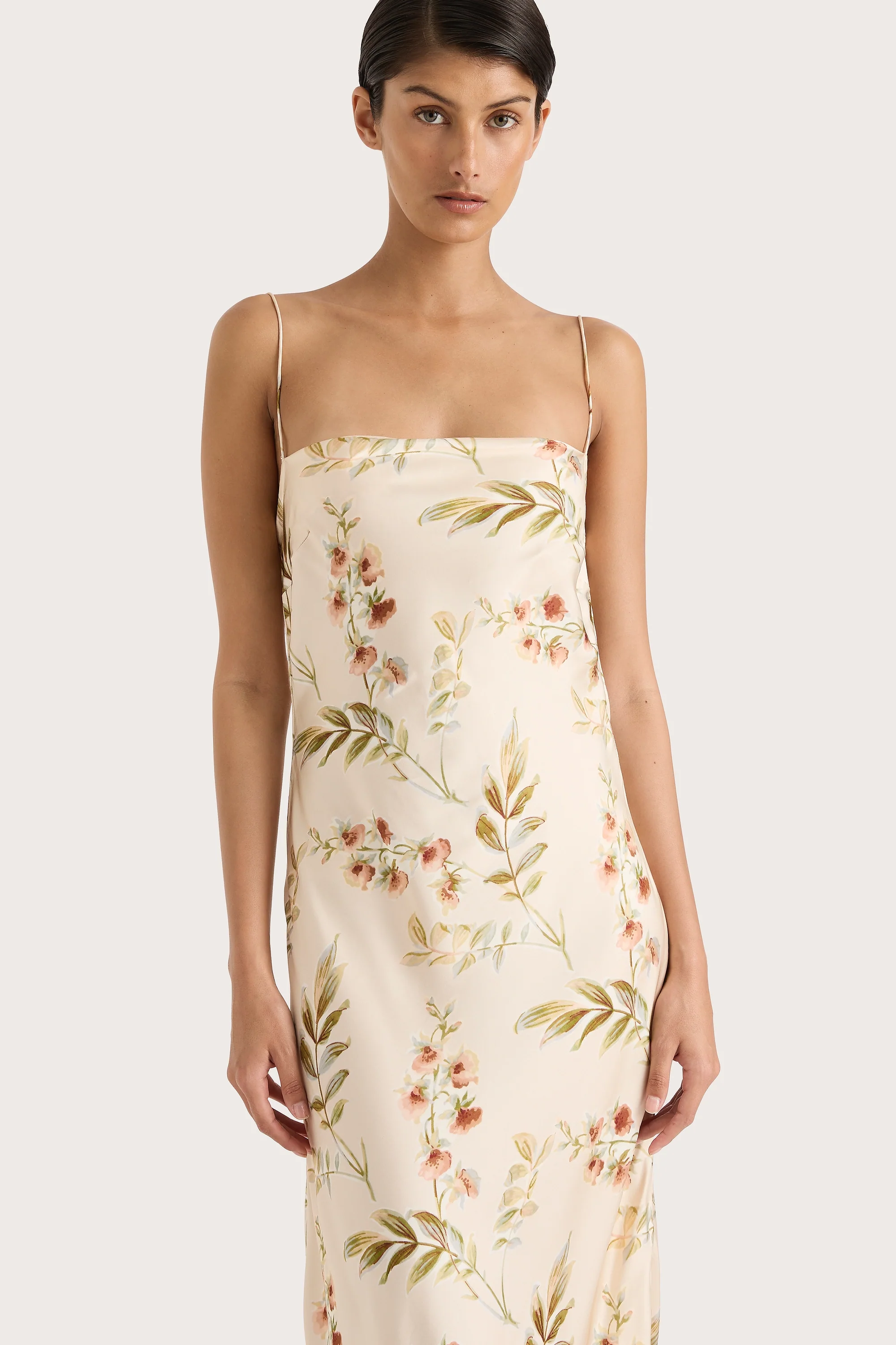 326-yolaine-midi-dress-jardin-floral-blush-1.webp