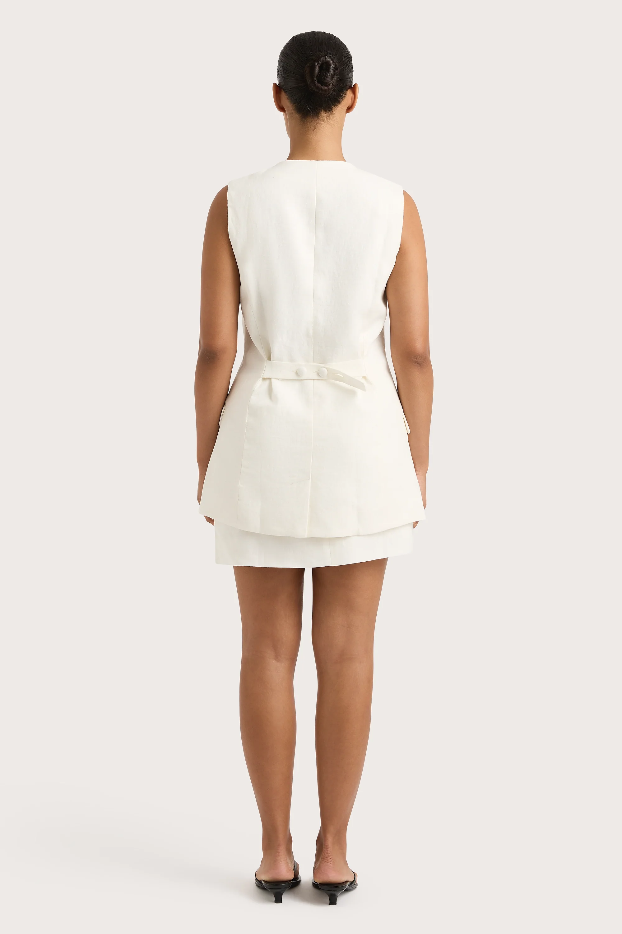 36-jane-vest-white-final-sale-1.webp