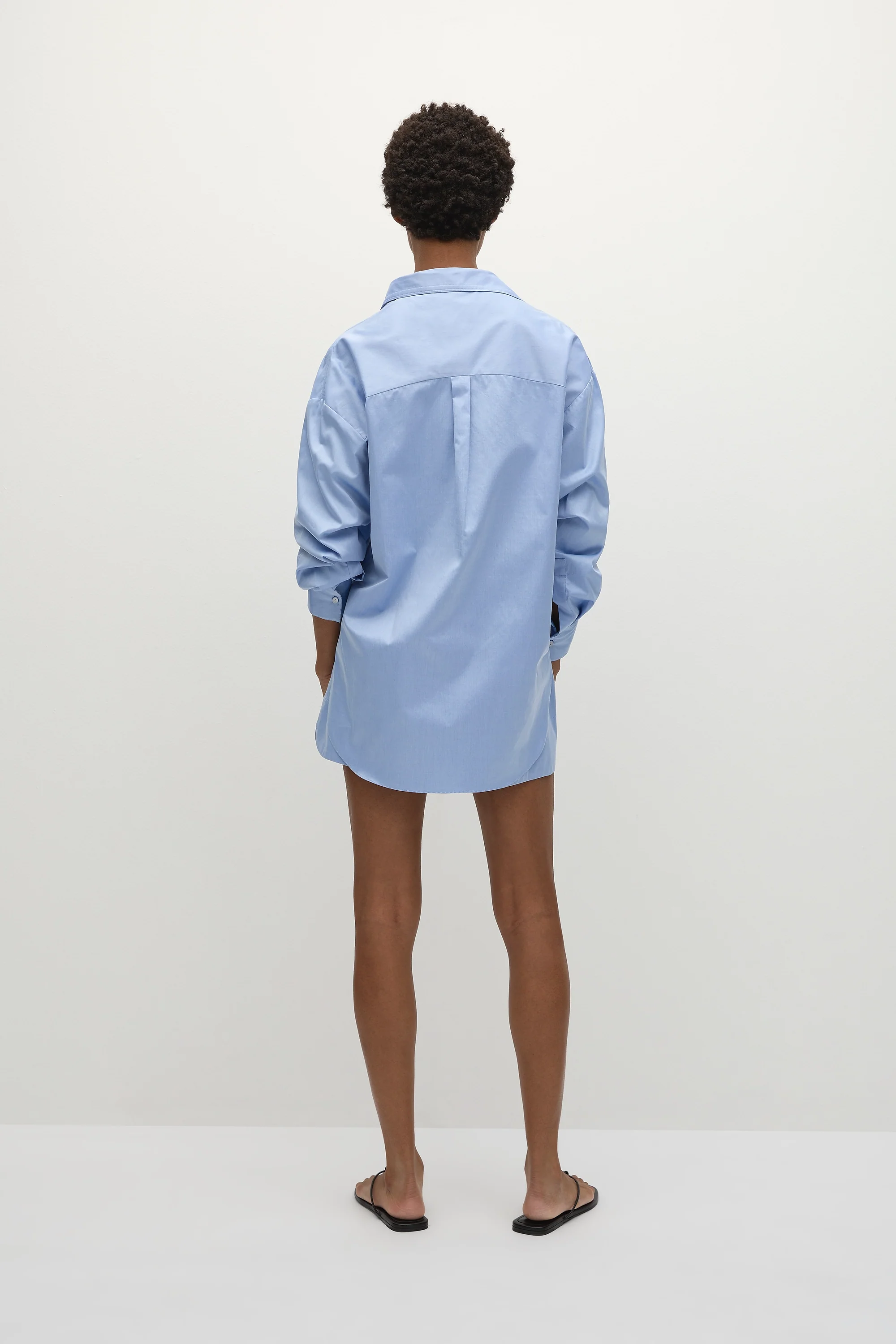 3912-en-vau-oversized-shirt-soft-blue-1.webp