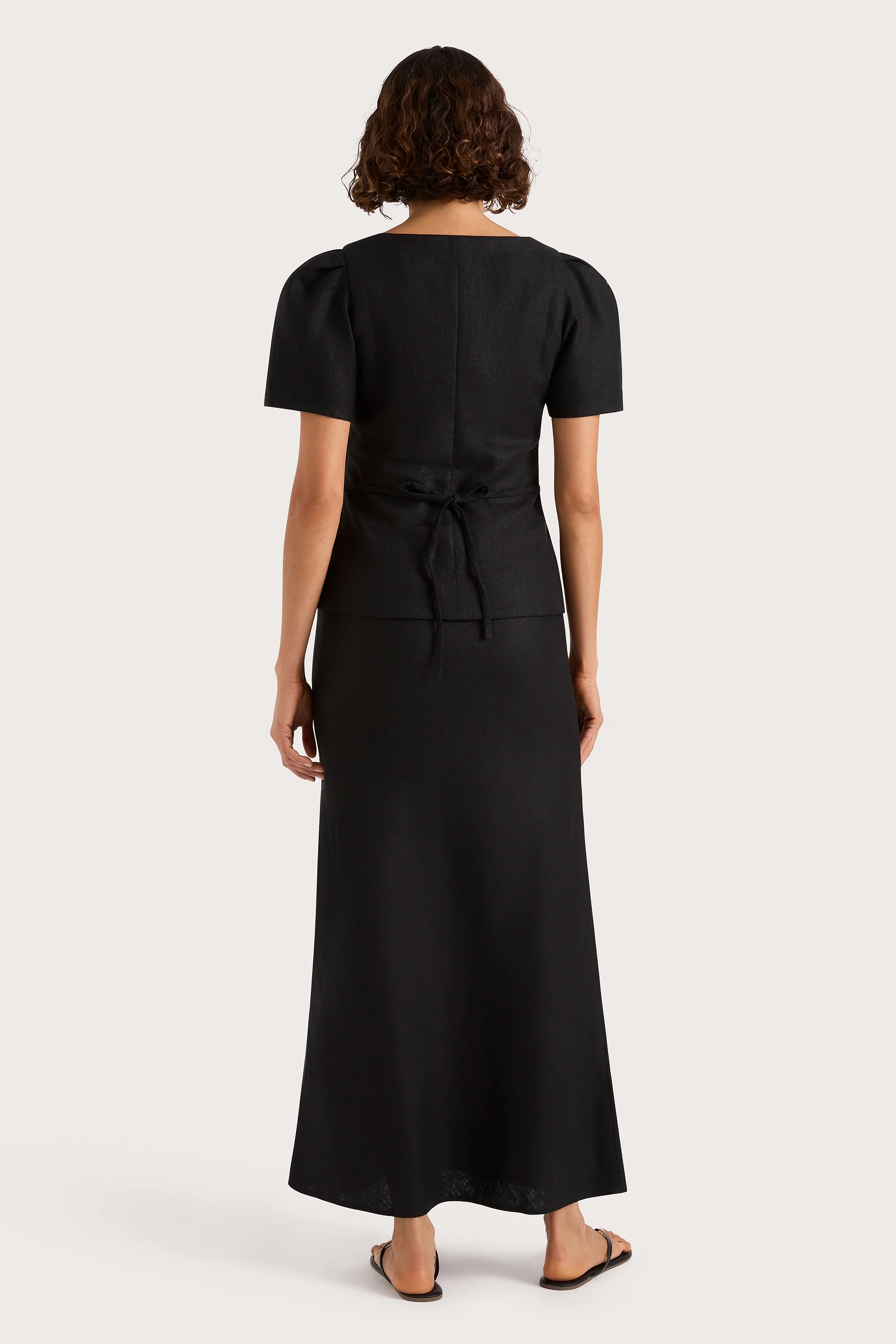 4018-faye-skirt-black-1.webp