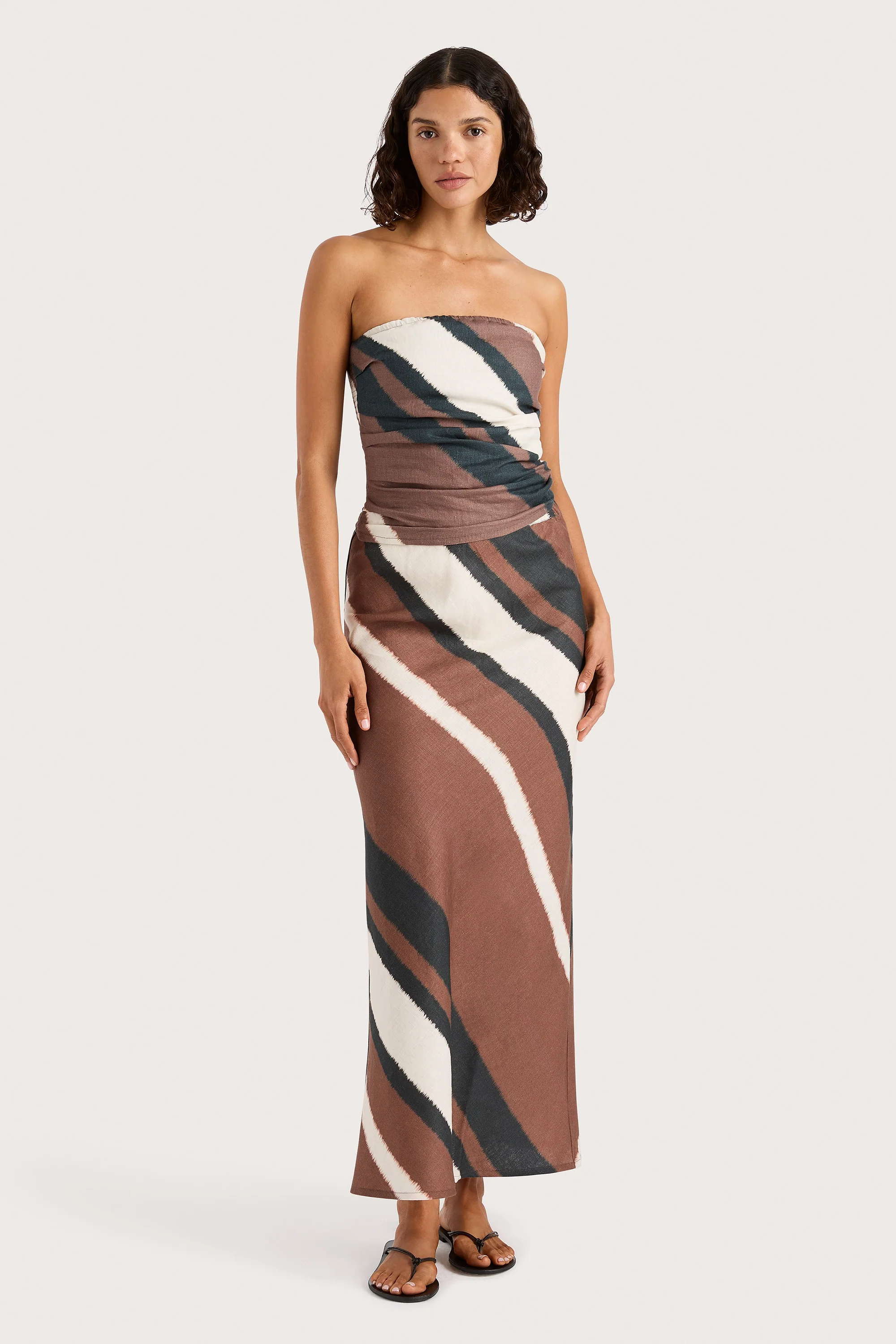 44-setubal-top-futura-stripe-chocolate-final-sale-1.webp
