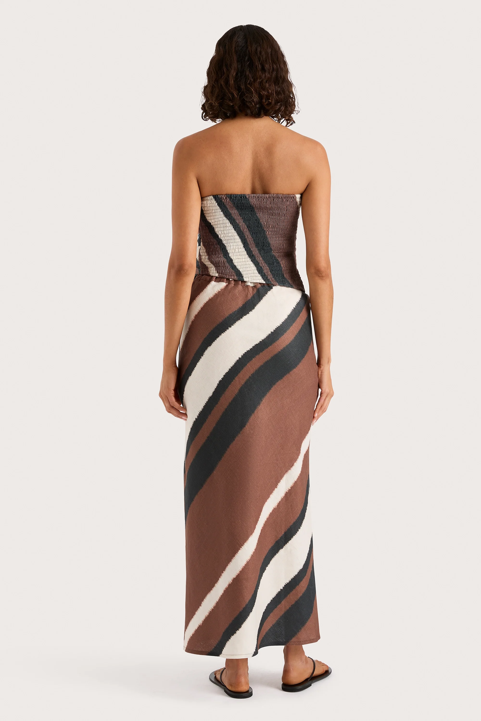 44-setubal-top-futura-stripe-chocolate-final-sale-1.webp