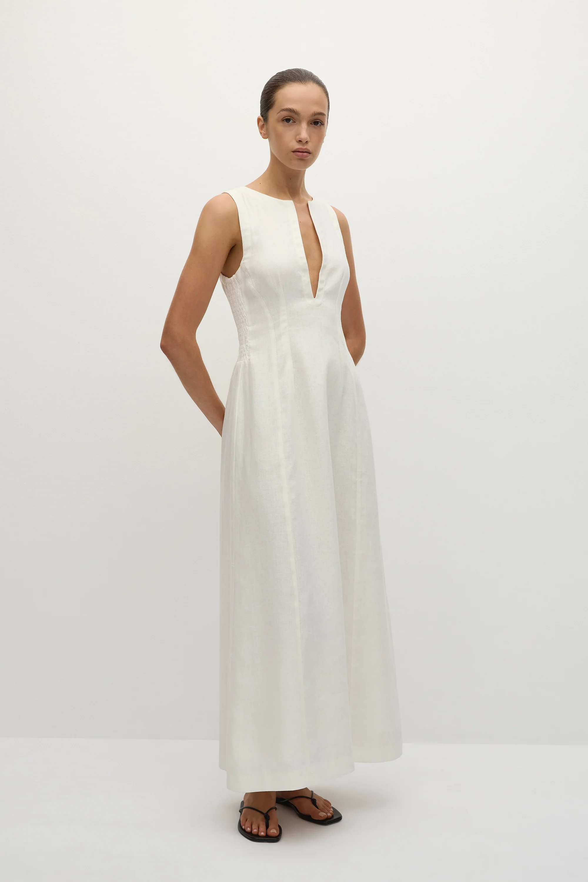 4789-melia-maxi-dress-white-1.webp
