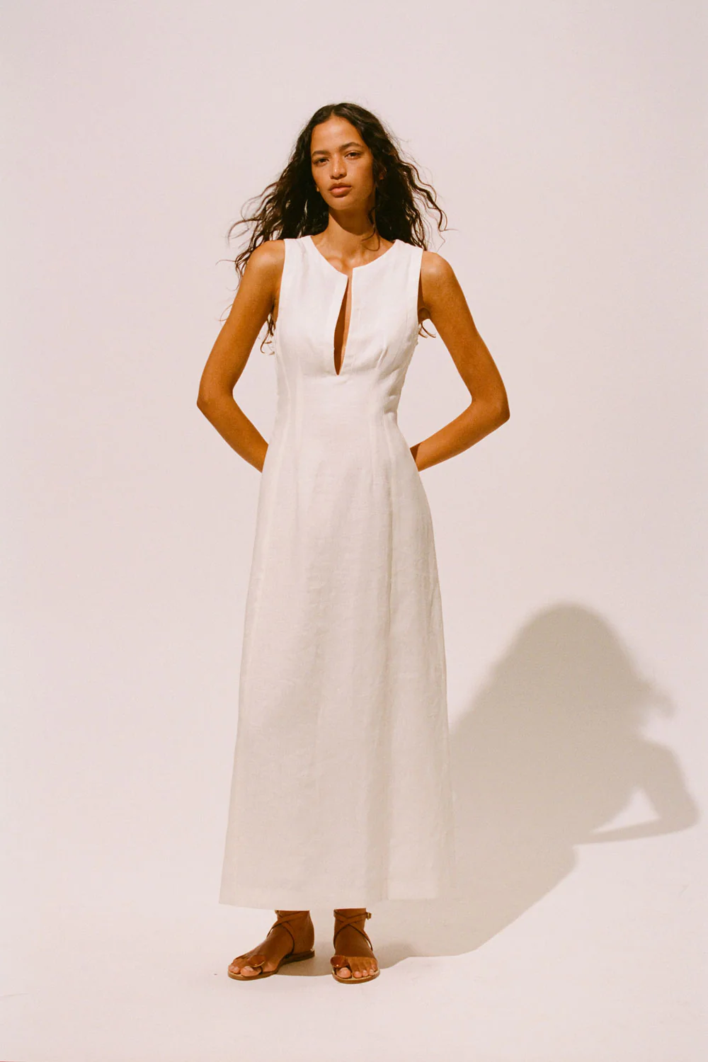 4789-melia-maxi-dress-white-1.webp