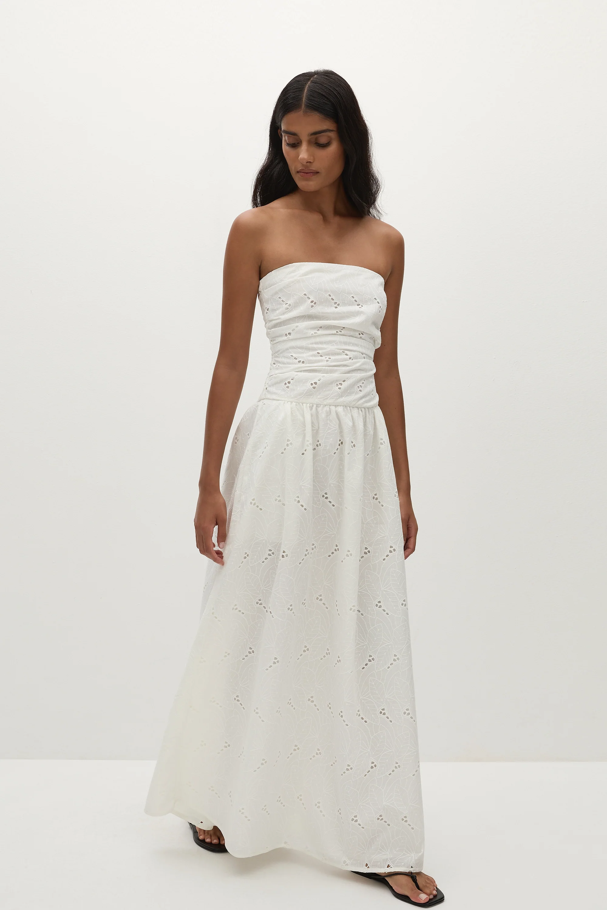 4846-moa-maxi-dress-birgitta-broderie-anglaise-white-1.webp