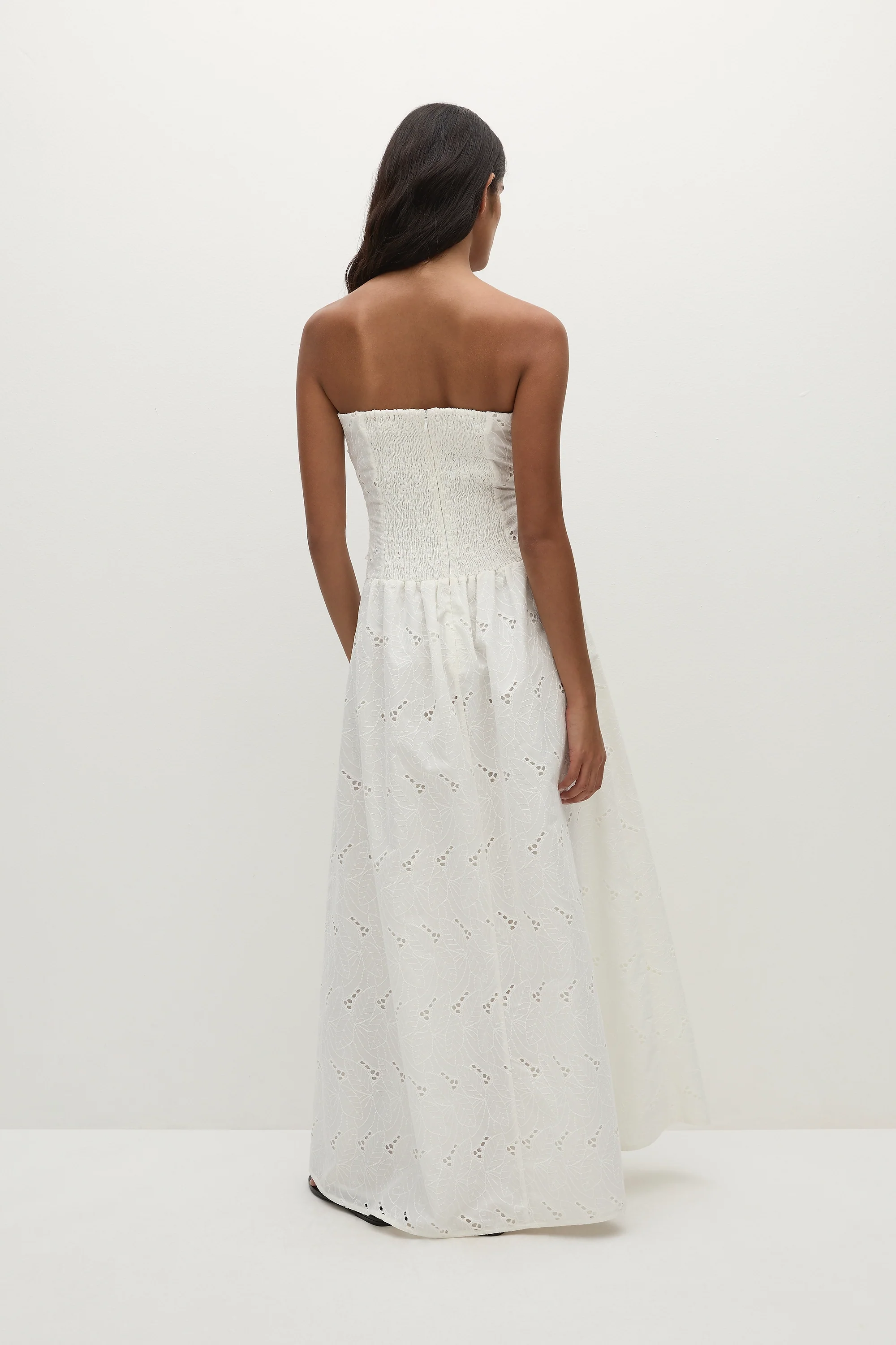 4846-moa-maxi-dress-birgitta-broderie-anglaise-white-1.webp