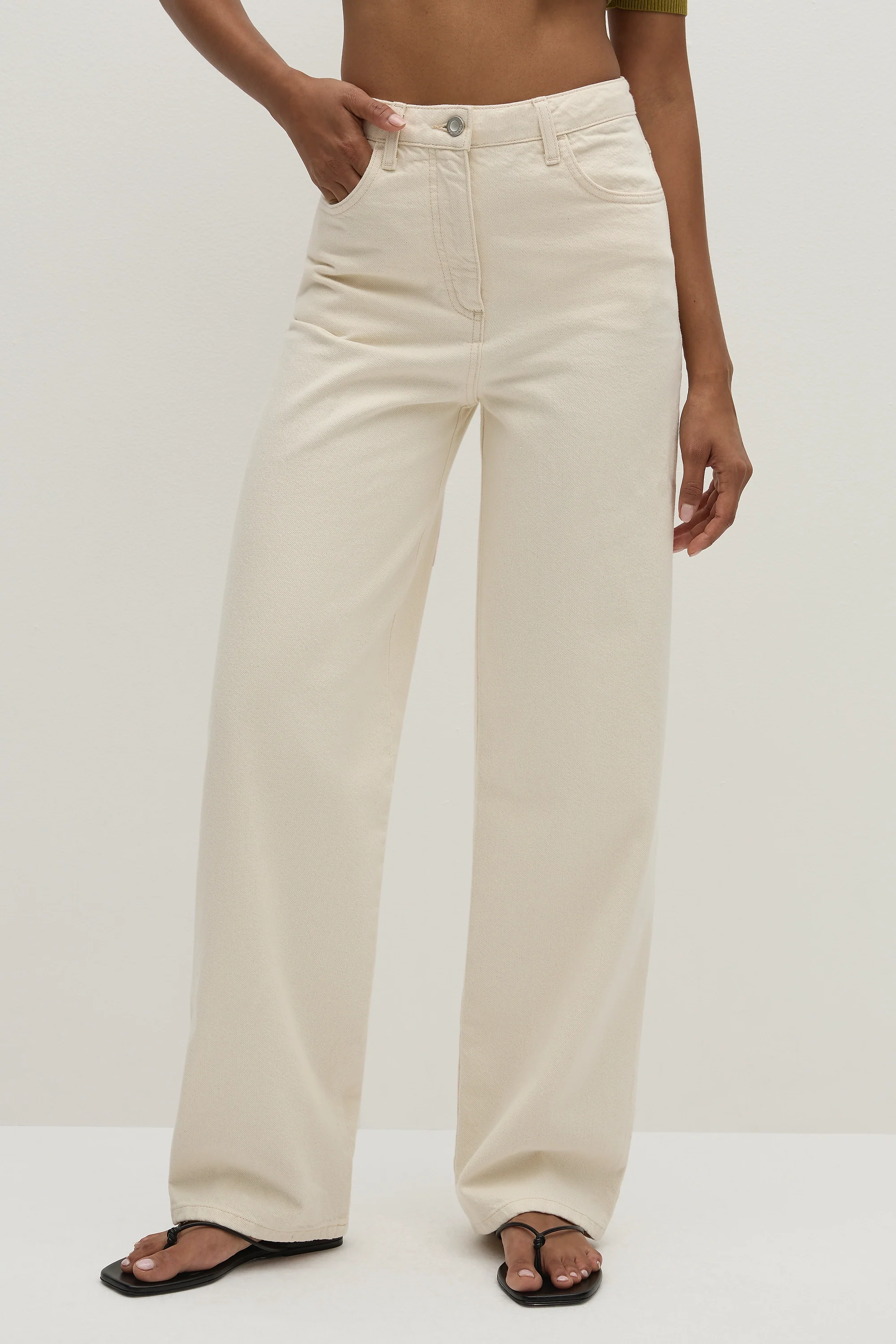 5216-straight-jean-ecru-1.webp