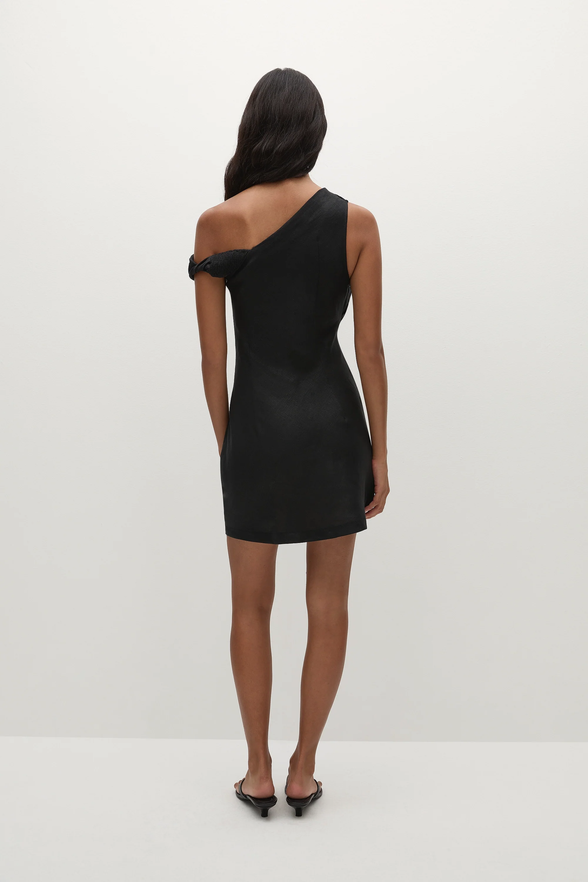 5259-suis-mini-dress-black-1.webp