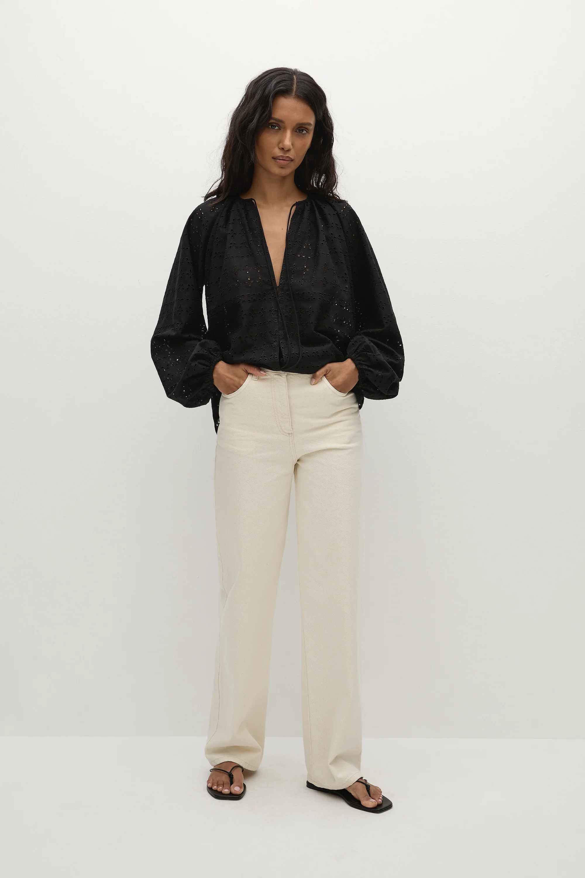Thora Blouse Agnes Broderie Anglaise Black