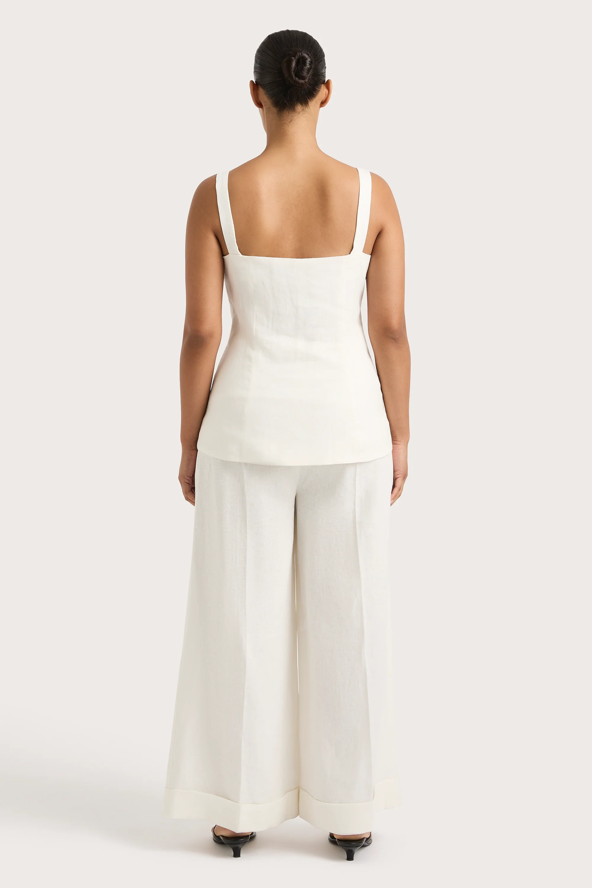 914-corbiere-vest-white-final-sale-1.webp