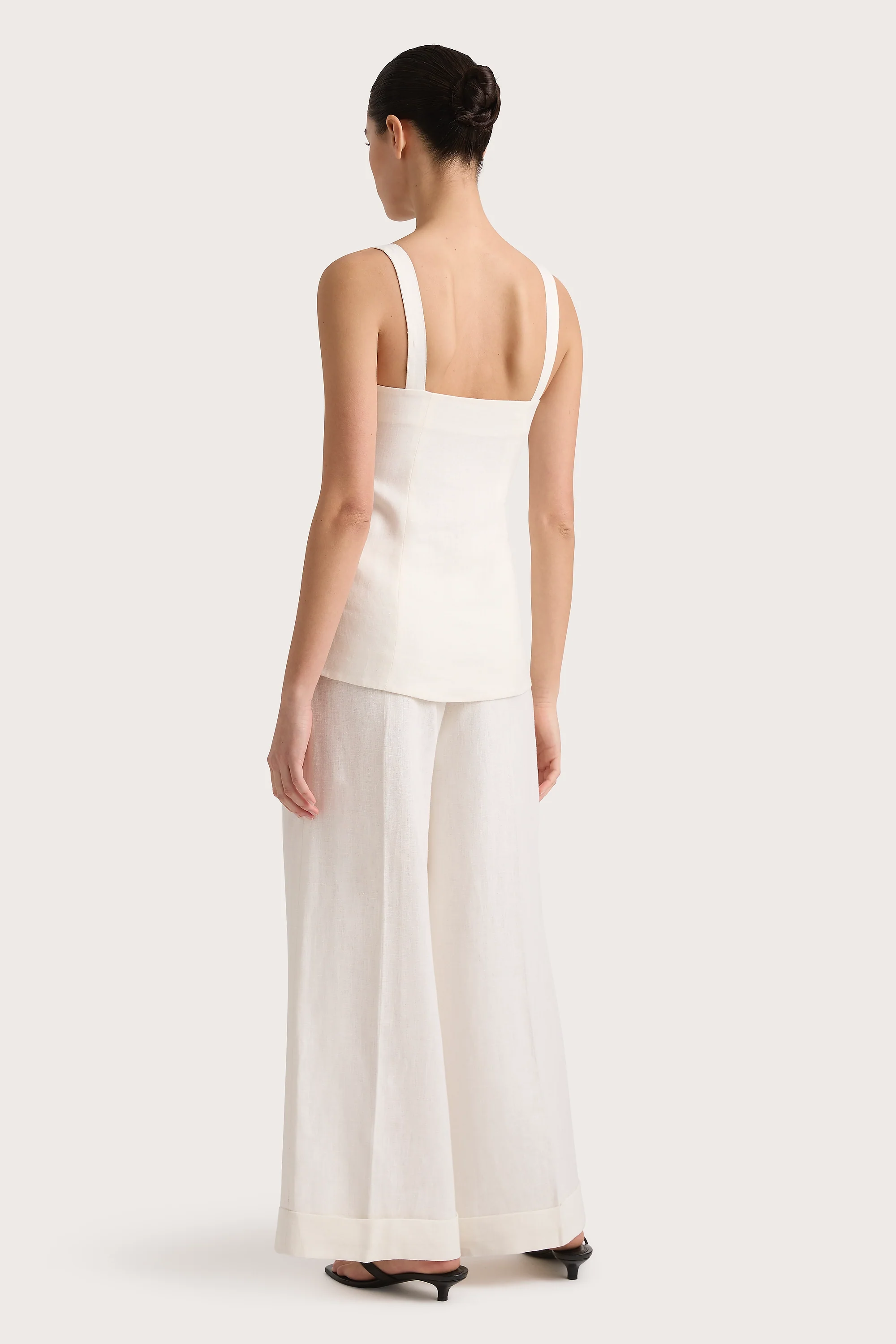 914-corbiere-vest-white-final-sale-1.webp